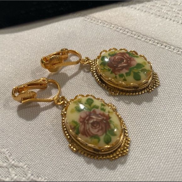Vintage Gold And Floral Cabochon Earrings - Picture 6 of 6